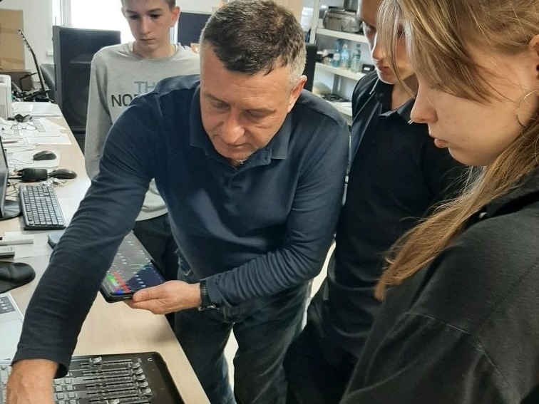 День культурного работника — отличный повод заглянуть за кулисы!.